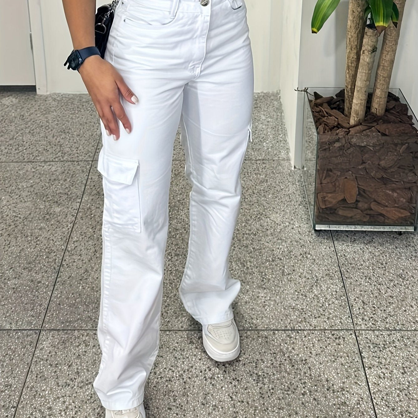 White Short Overalls With Three-Dimensional Pocket For Stylish Wear