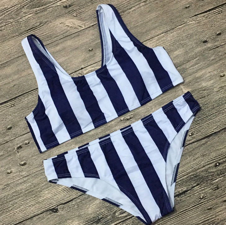 Tweedelige zwart -witte streep bikini set voor dames