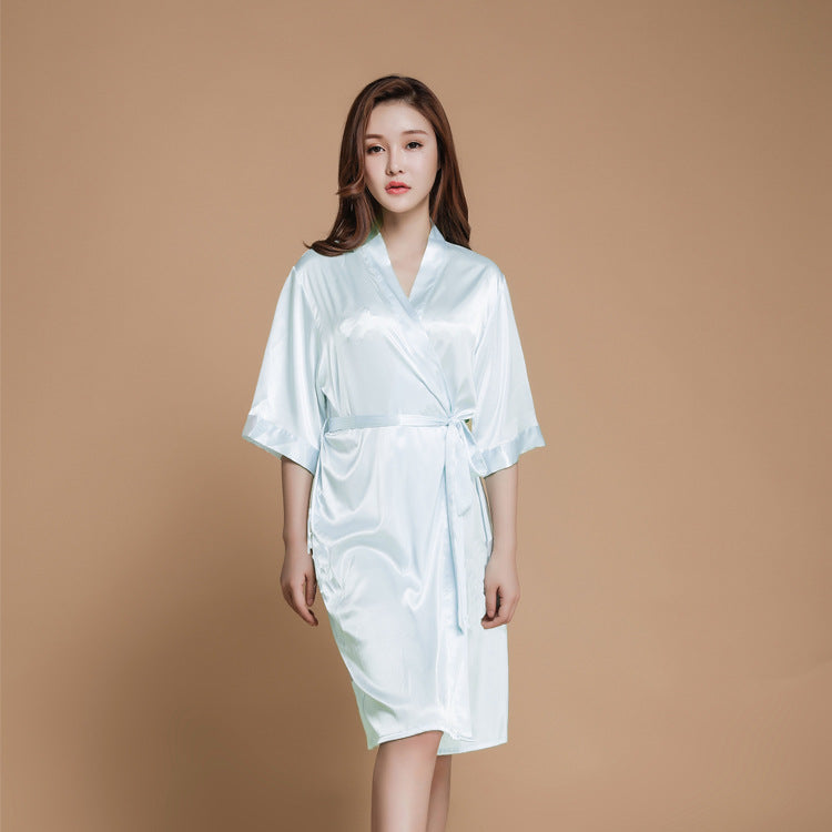 Robe à cravate en satin doux et simple