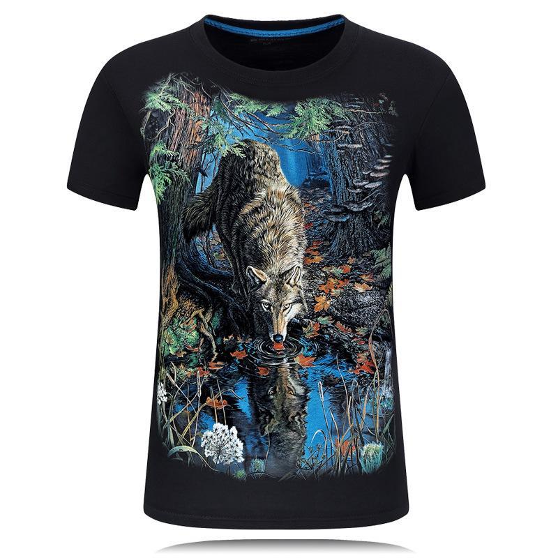 Durstiger Wolf im Wald-Shirt