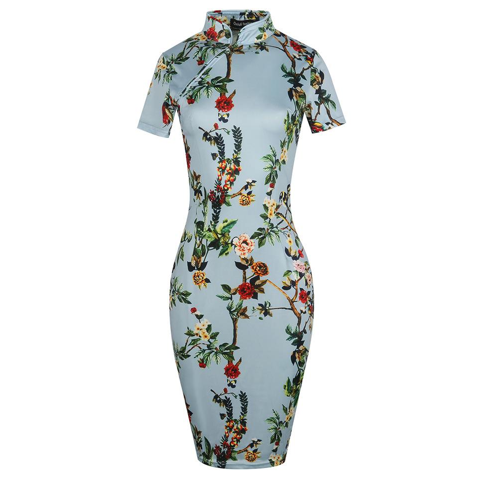 Vestido cheongsam floral con cuello mandarín