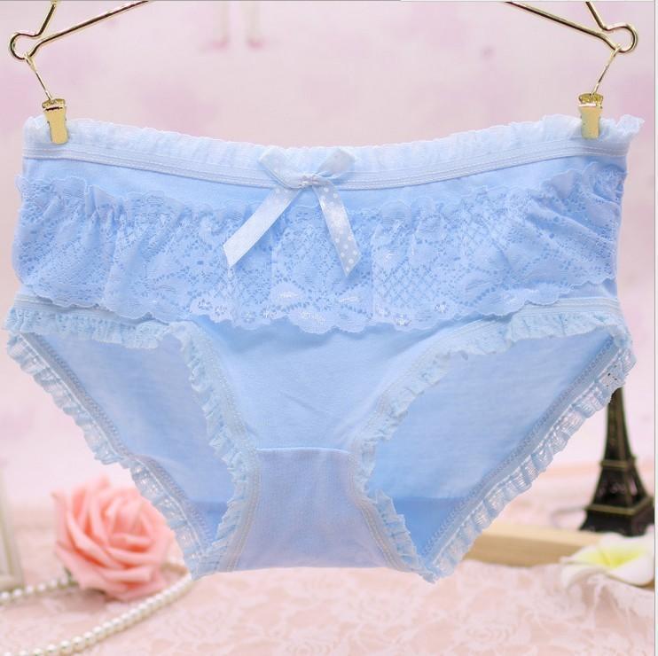 Panty bikini renda dan ruffles feminin