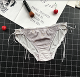 Couverture complète classique Panties opaques avec des cravates à la hanche